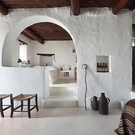 Traditional Koutsounari